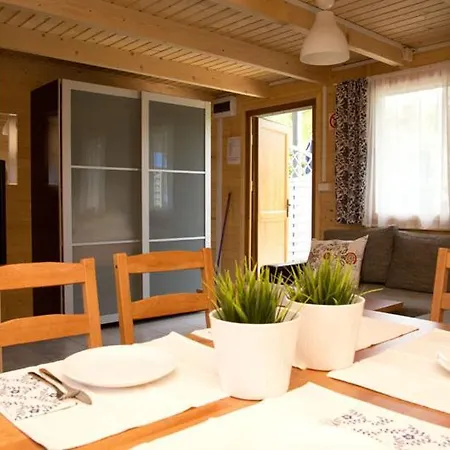 Pod Sosnami Lodge Rowy (Pomerania)